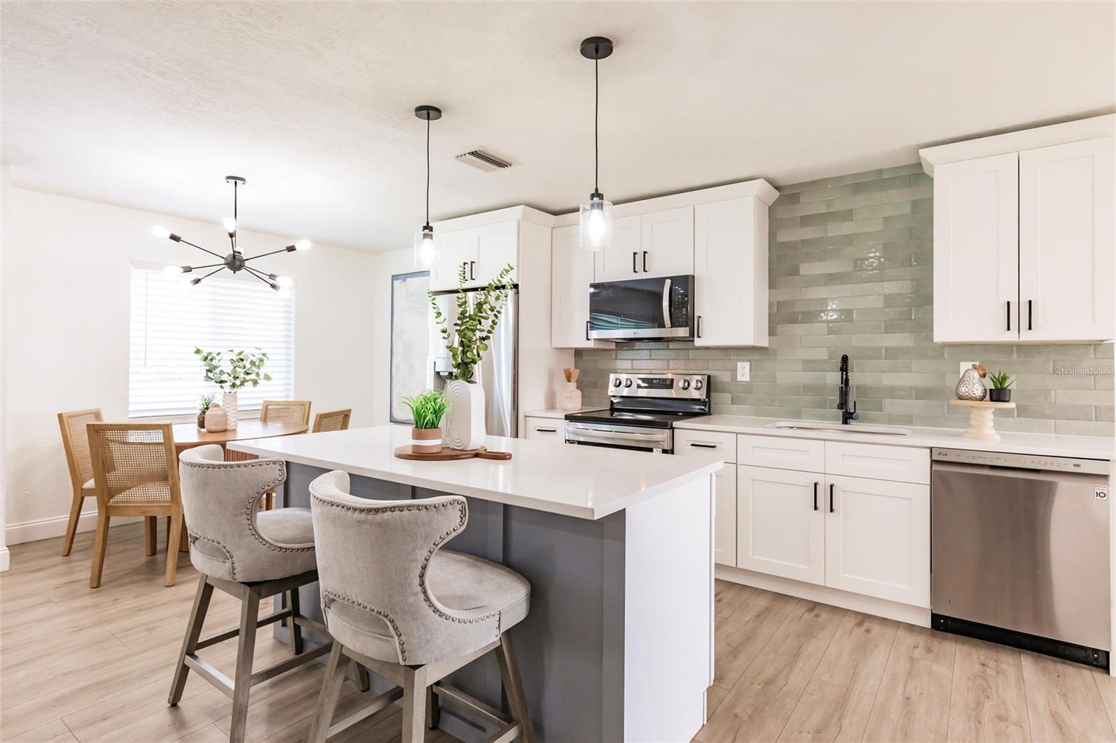 Image 9 of 33 For 3316 Port Charlotte Boulevard