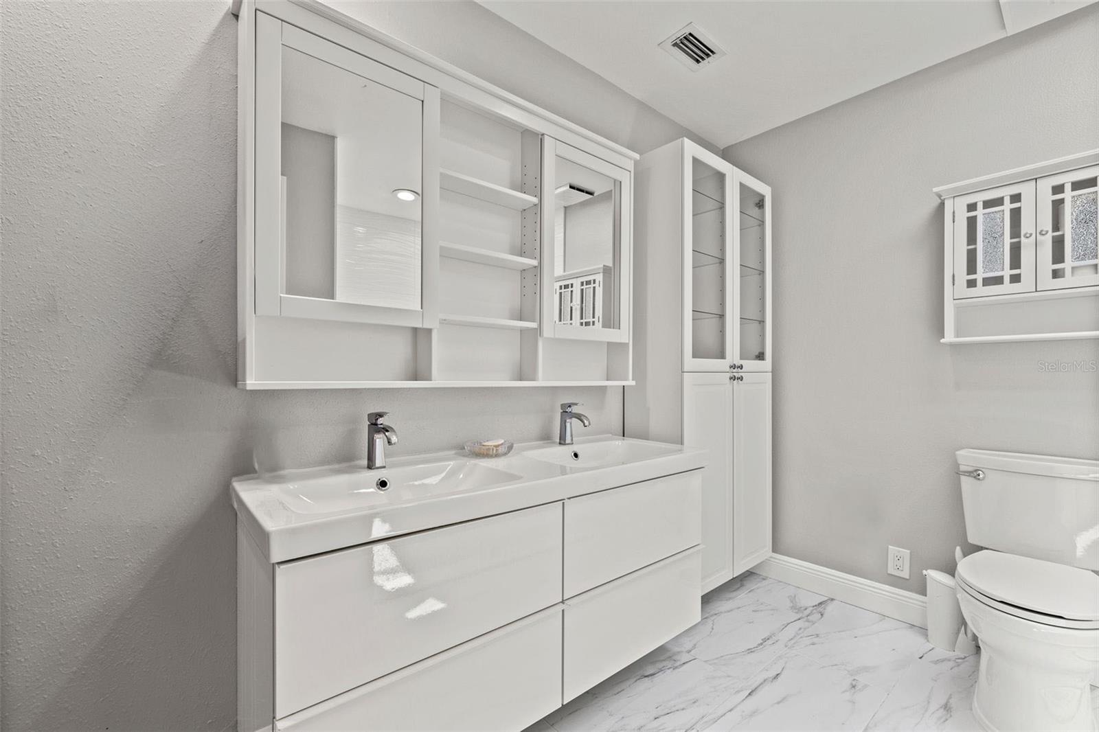 Image 16 of 26 For 17554 Fairmeadow Drive