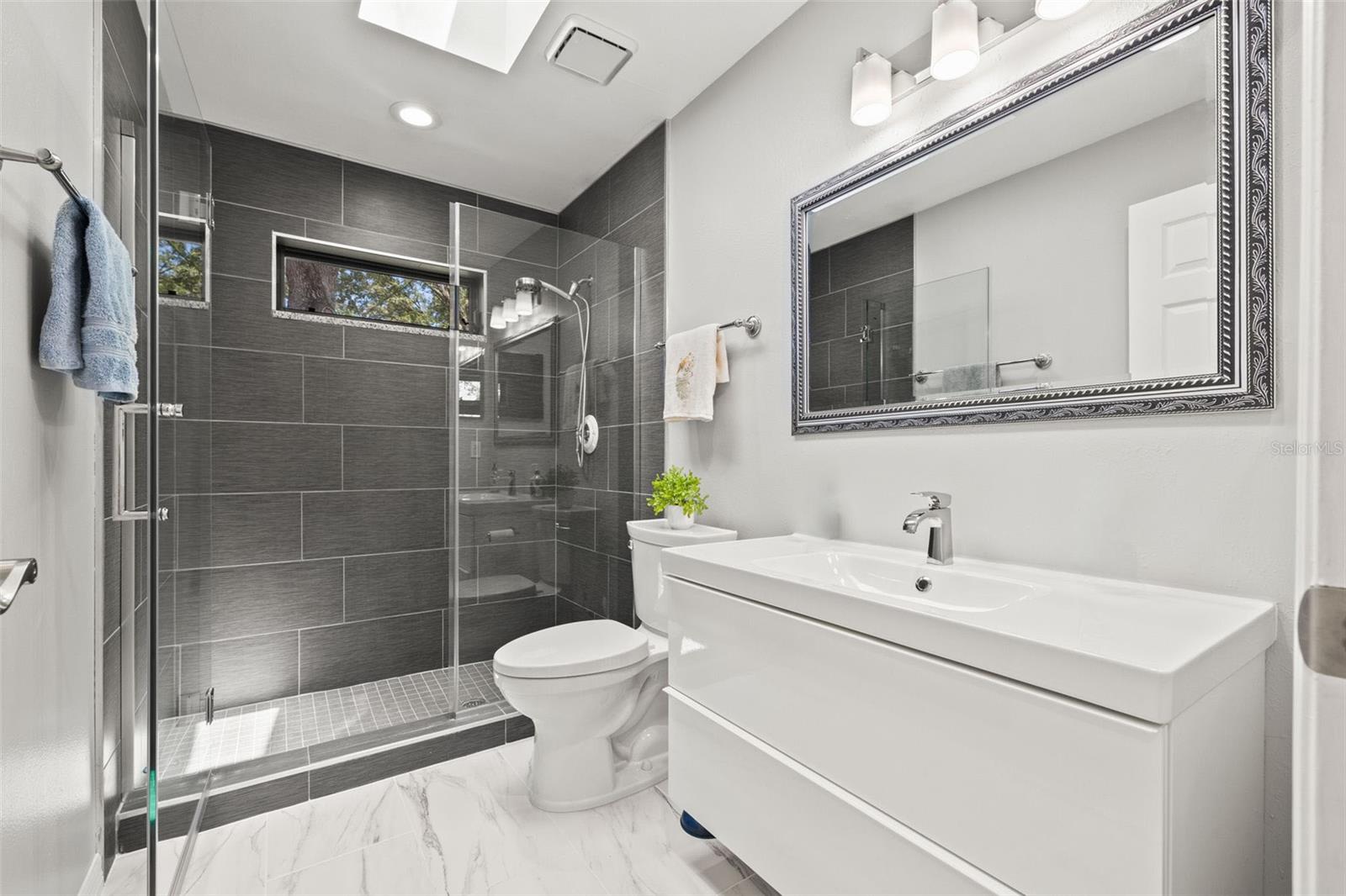 Image 18 of 26 For 17554 Fairmeadow Drive