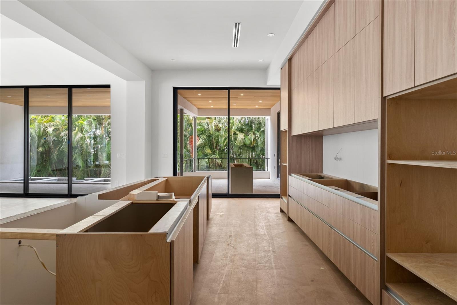 Image 11 of 31 For 107 Martinique Avenue