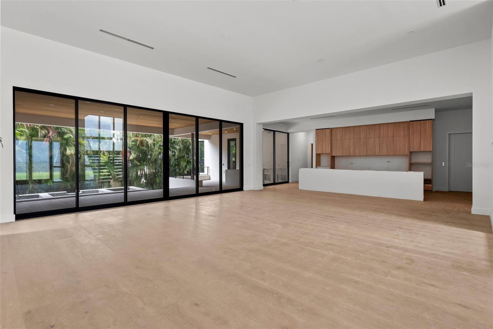 Image 4 of 31 For 107 Martinique Avenue