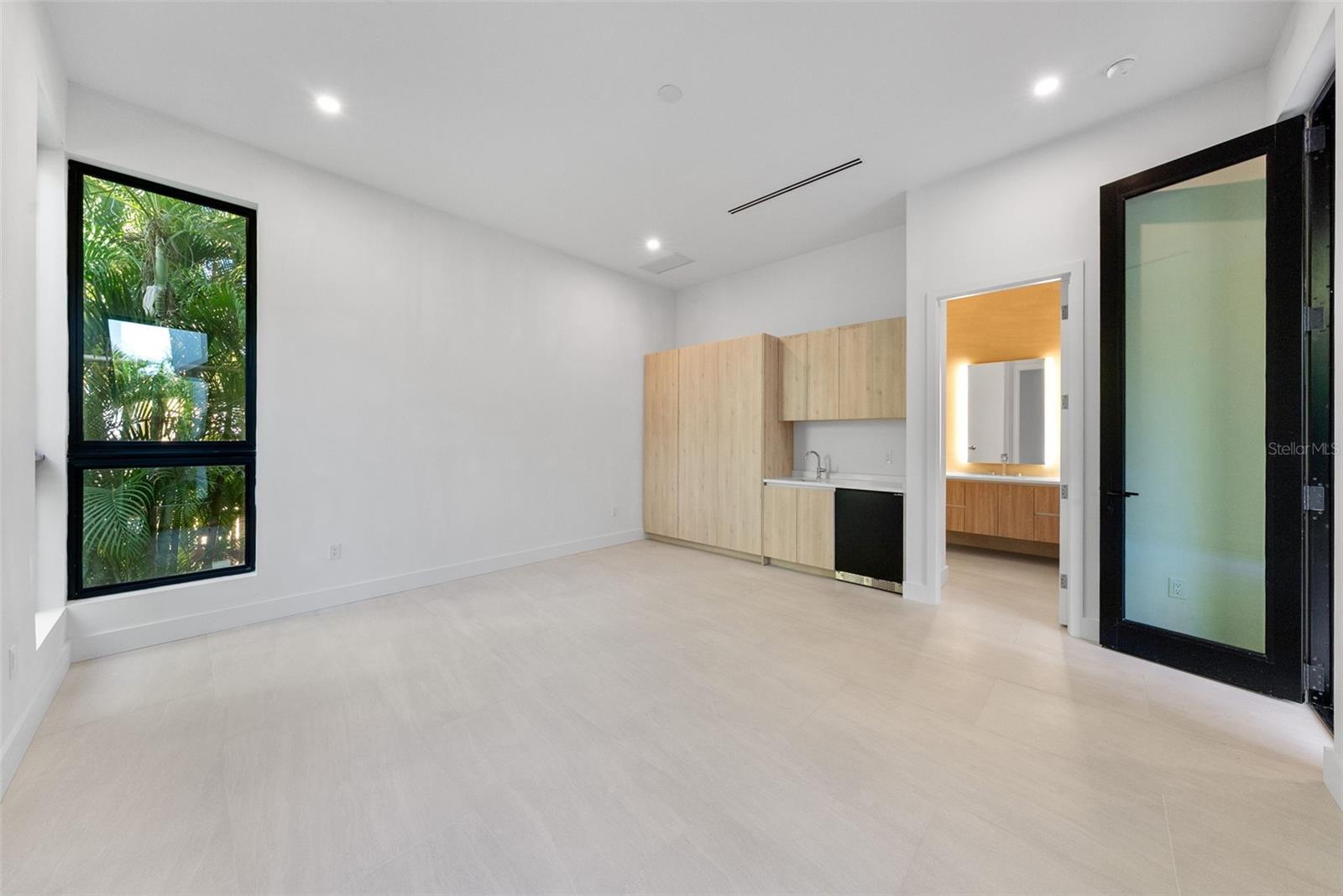 Image 50 of 89 For 107 Martinique Avenue