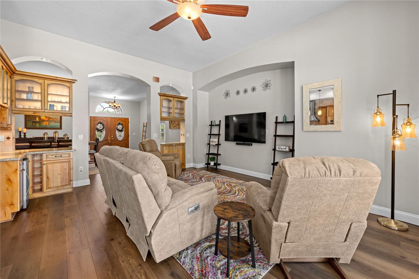 Listing photo id 18 for 23516 Abercorn Lane