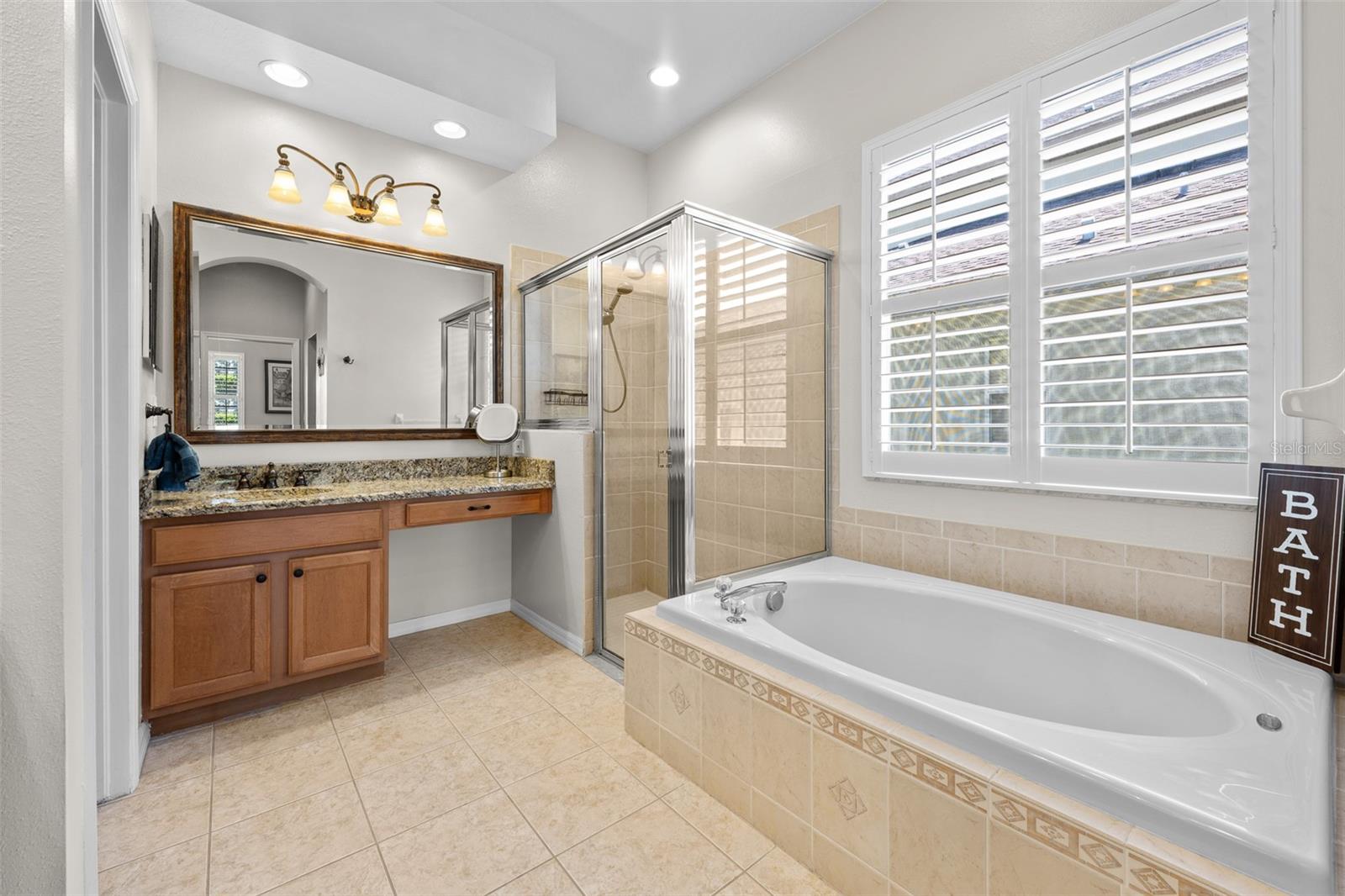Listing photo id 25 for 23516 Abercorn Lane