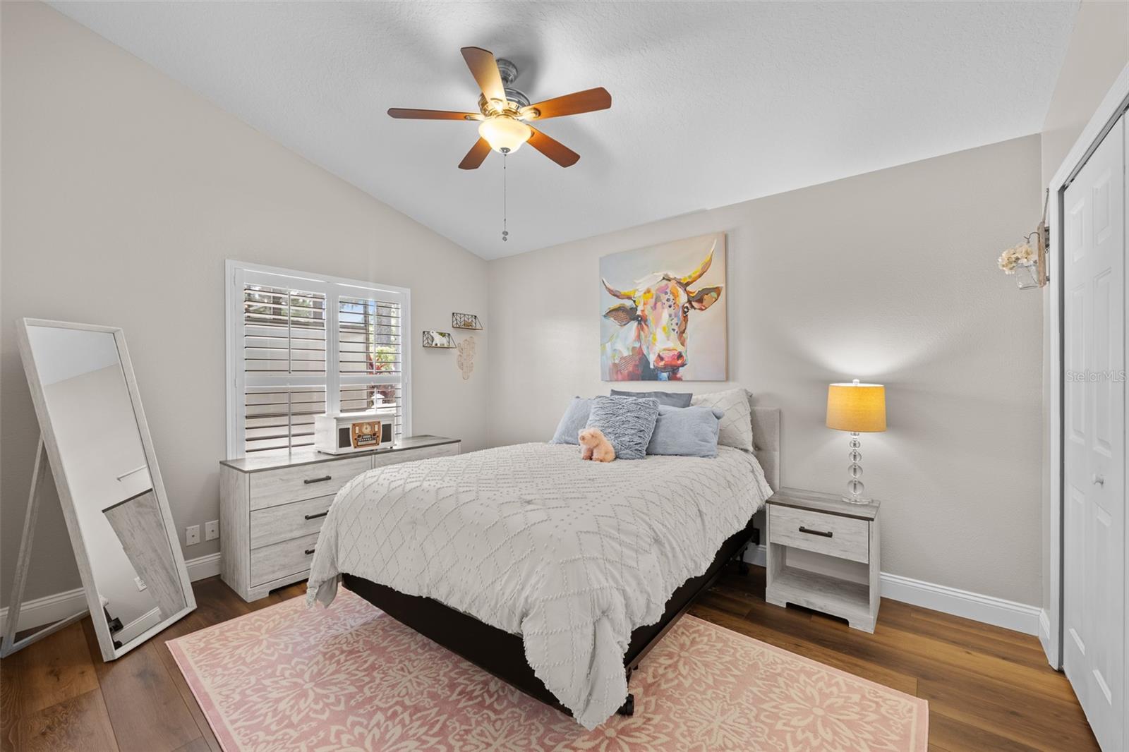 Listing photo id 27 for 23516 Abercorn Lane