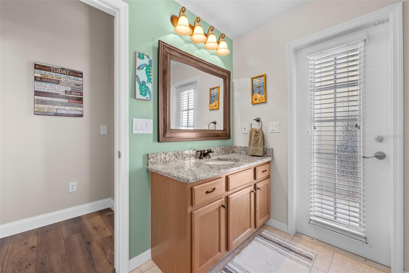Listing photo id 34 for 23516 Abercorn Lane