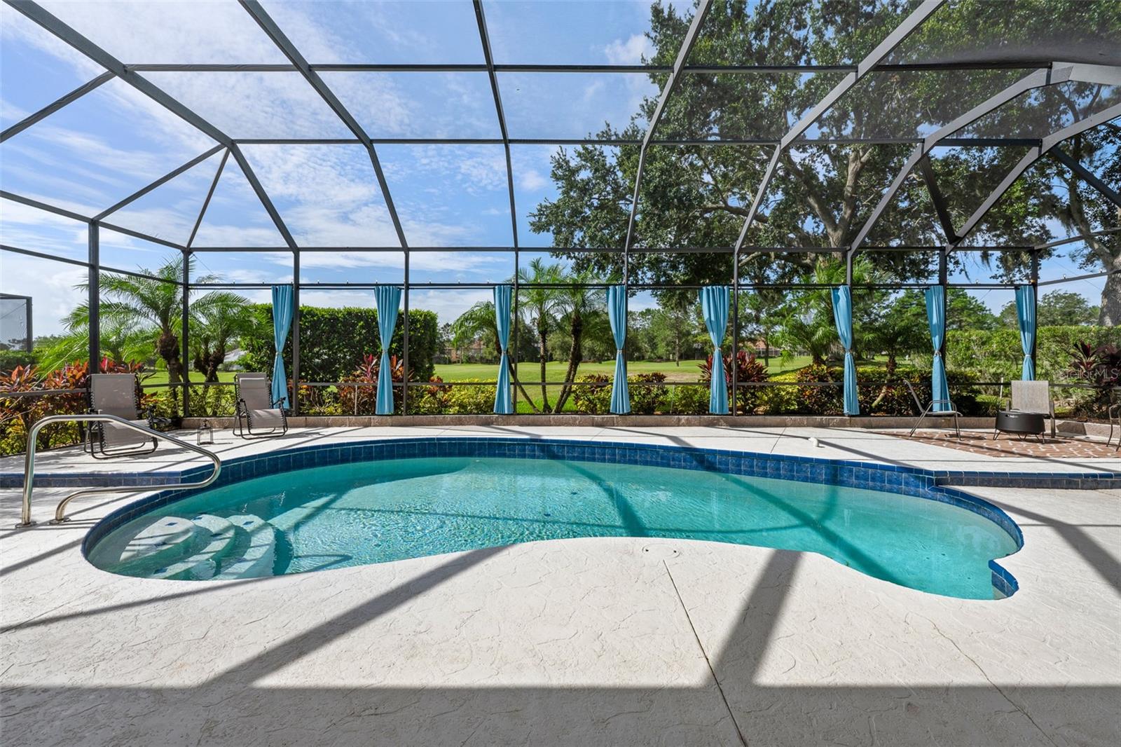 Listing photo id 40 for 23516 Abercorn Lane