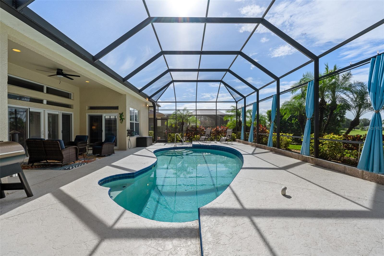Listing photo id 41 for 23516 Abercorn Lane
