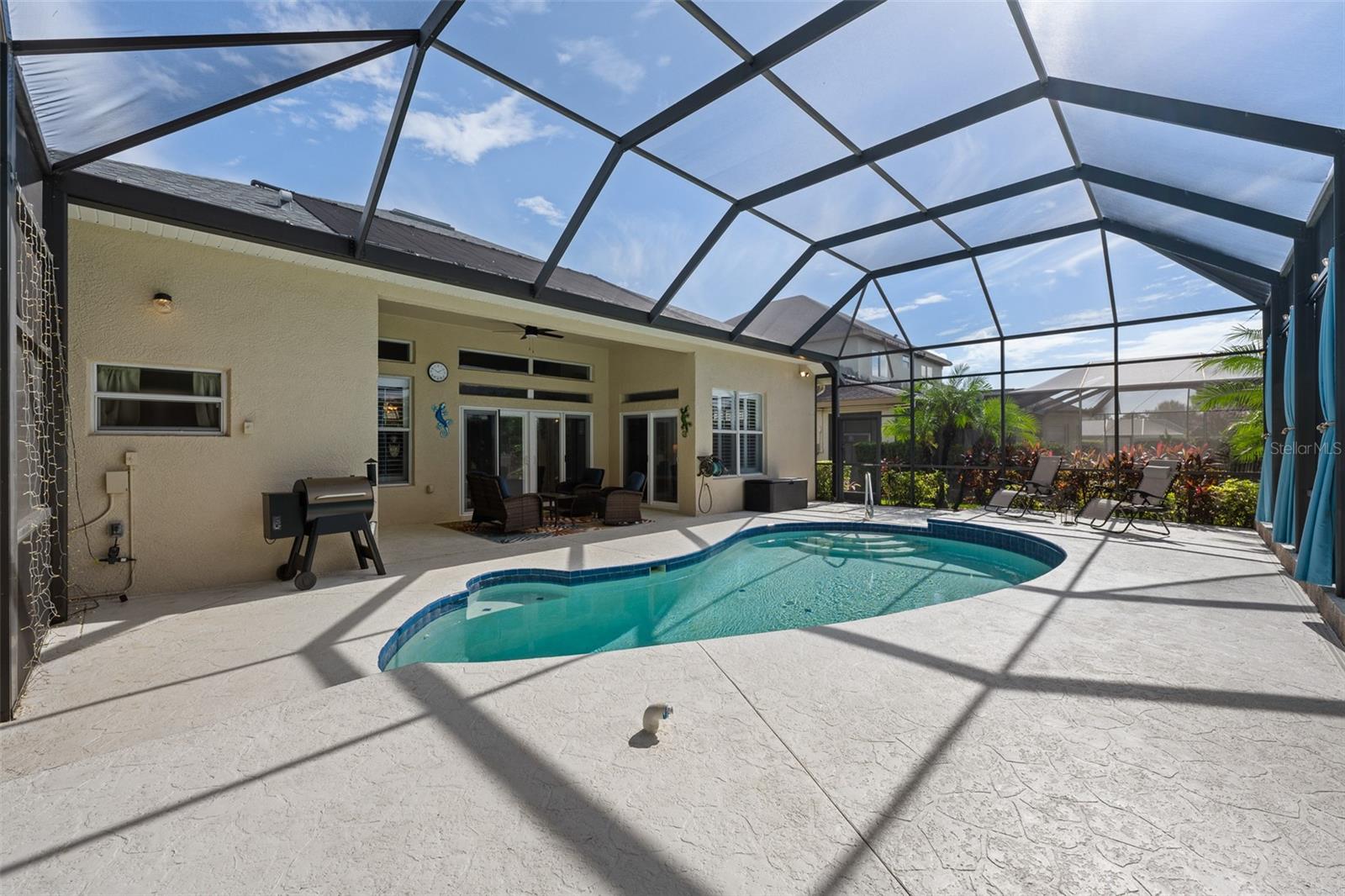 Listing photo id 42 for 23516 Abercorn Lane