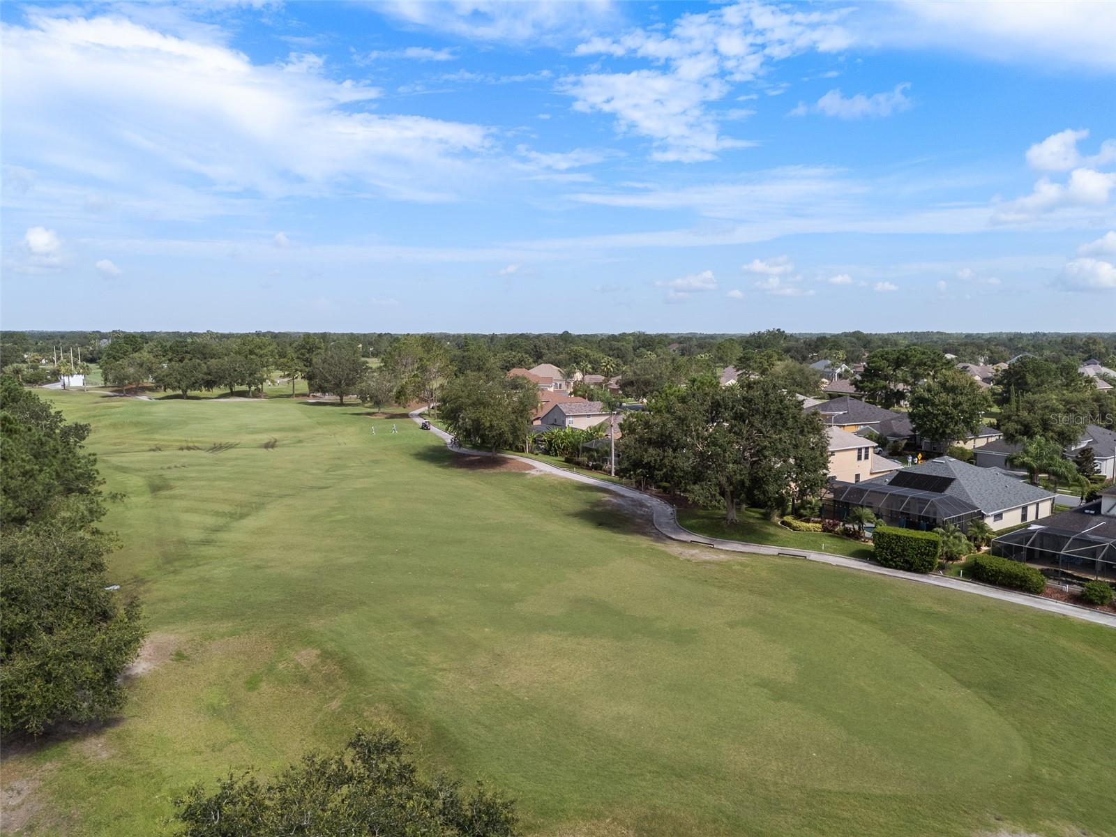 Listing photo id 52 for 23516 Abercorn Lane
