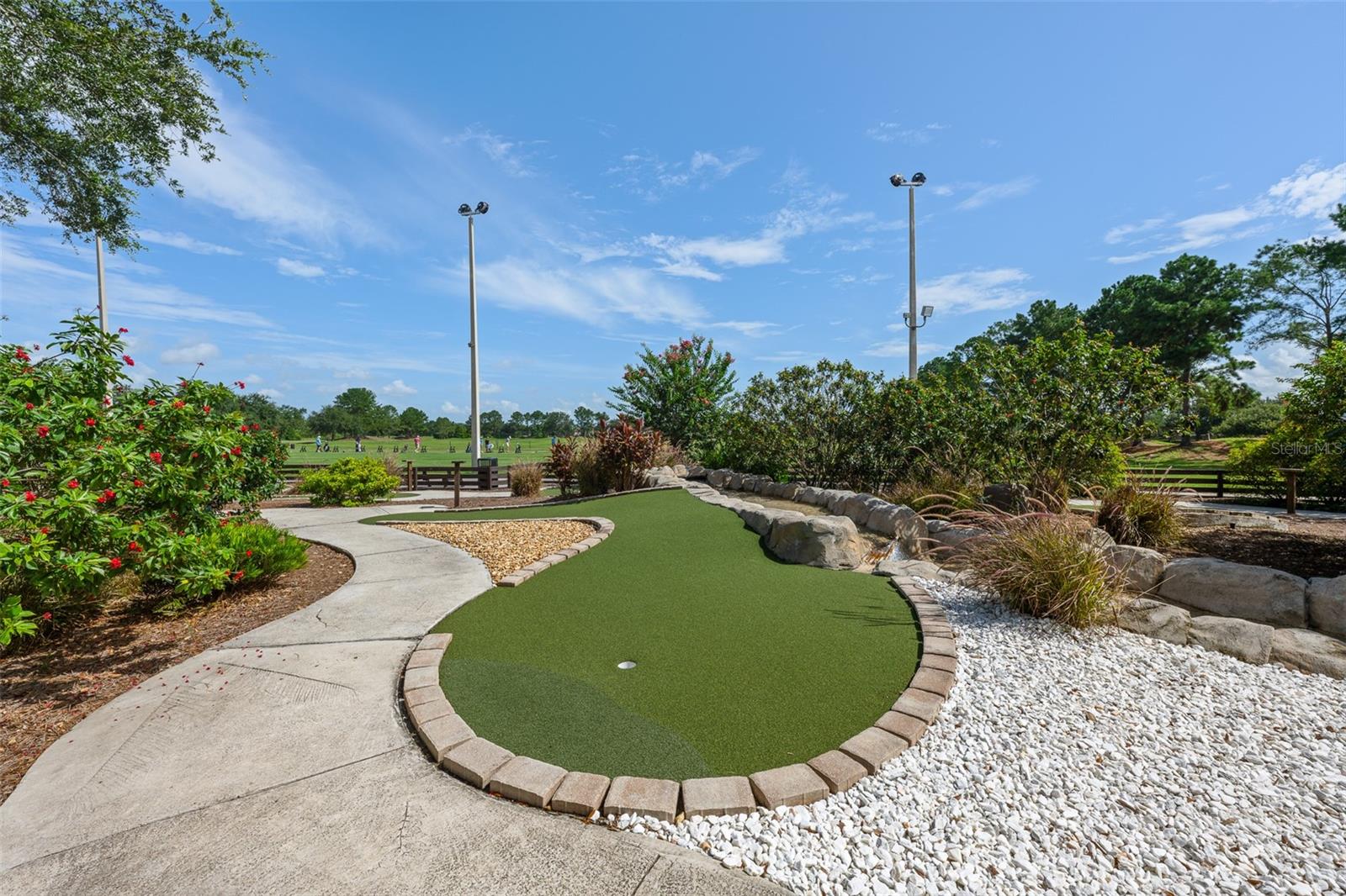 Listing photo id 65 for 23516 Abercorn Lane
