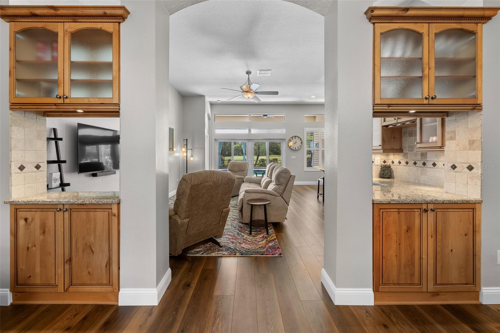 Listing photo id 7 for 23516 Abercorn Lane