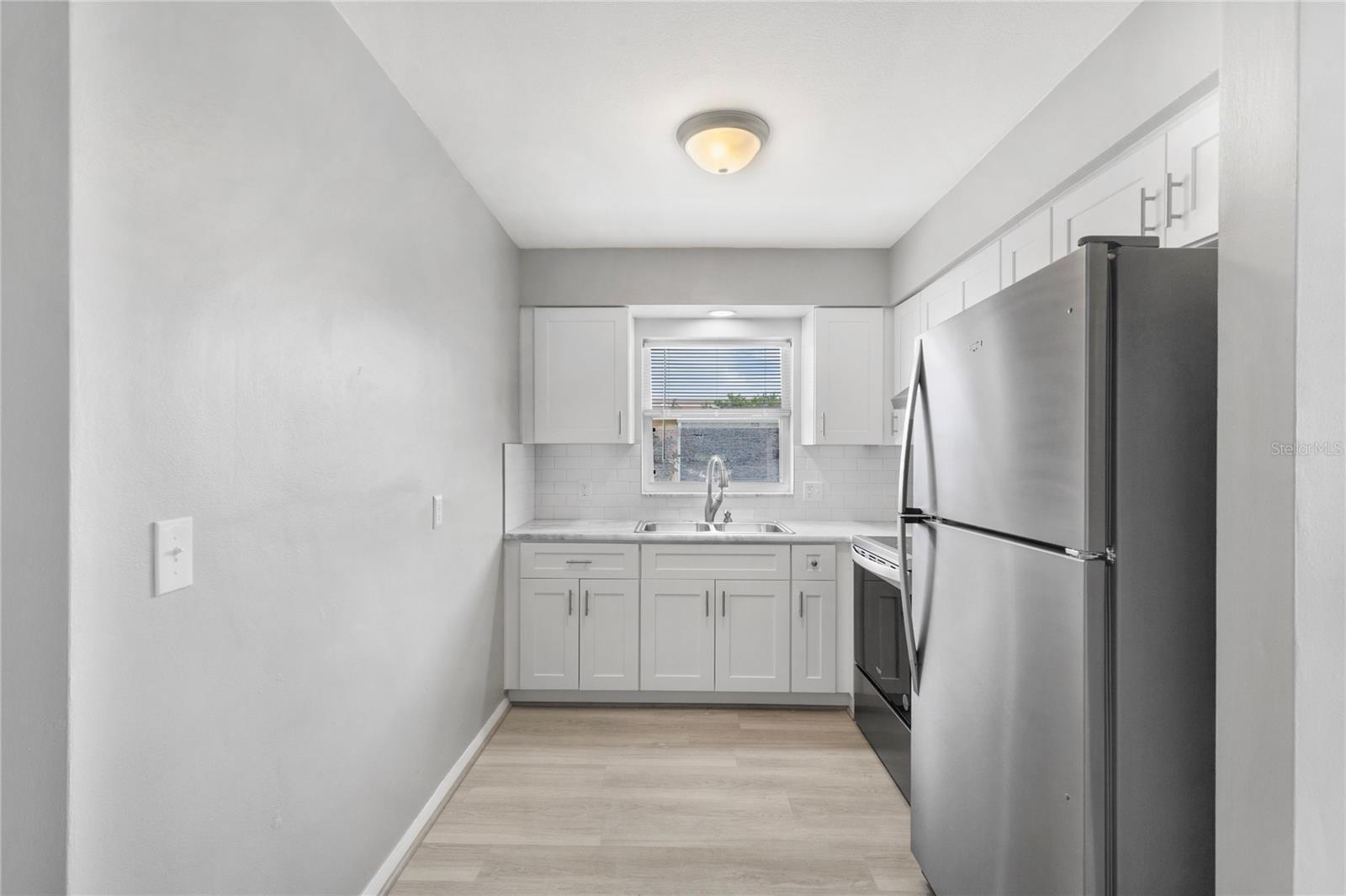 Image 10 of 27 For 250 Rosery Road Nw 323