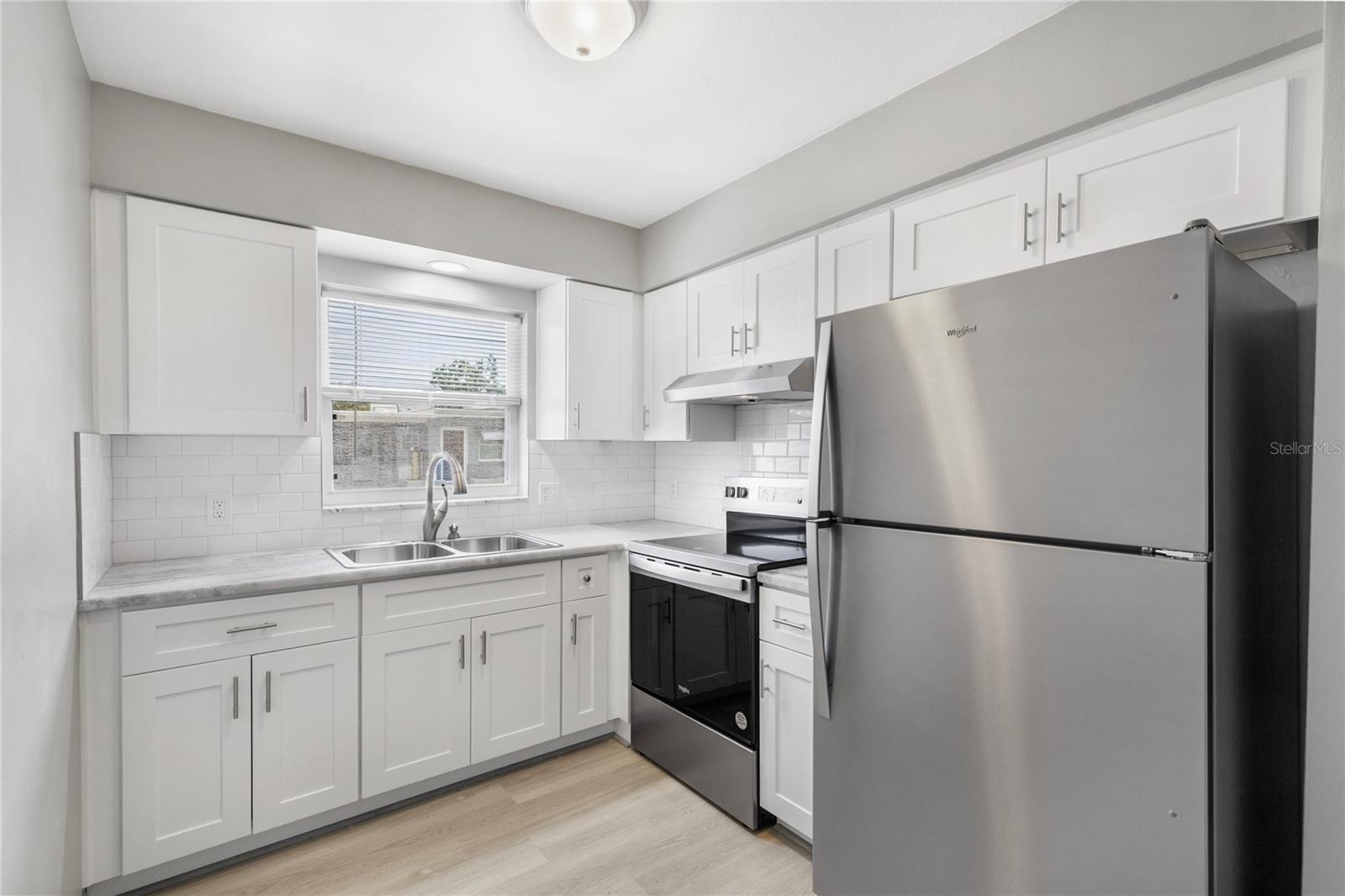 Image 11 of 27 For 250 Rosery Road Nw 323