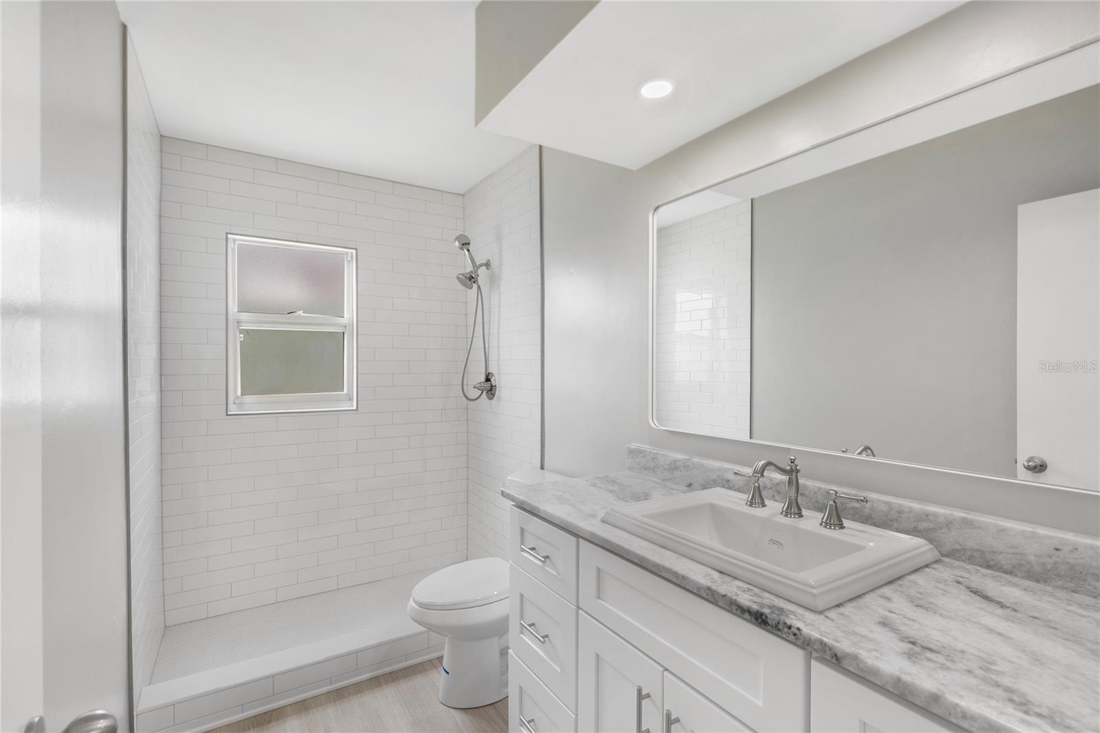 Image 15 of 27 For 250 Rosery Road Nw 323