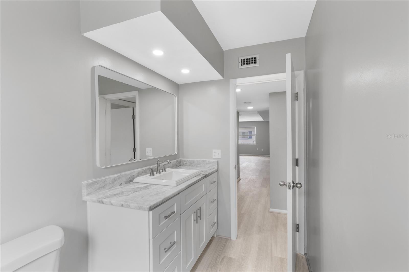 Image 16 of 27 For 250 Rosery Road Nw 323