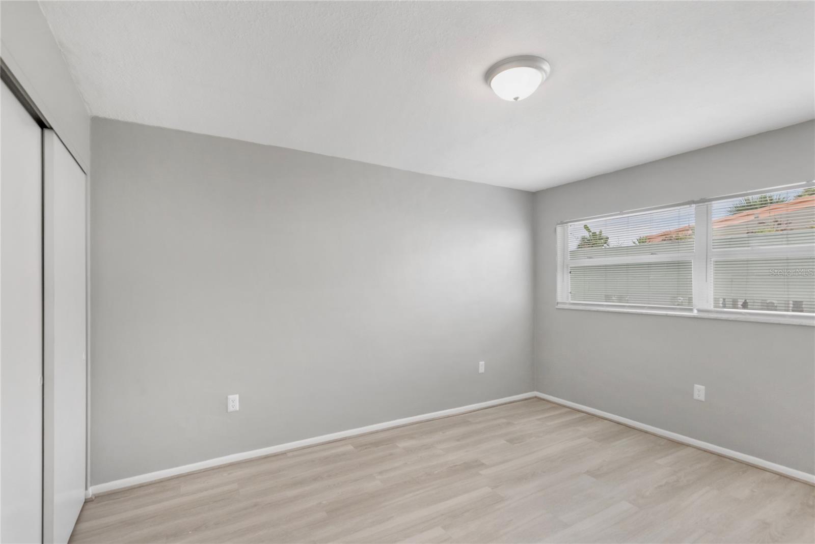 Image 17 of 27 For 250 Rosery Road Nw 323