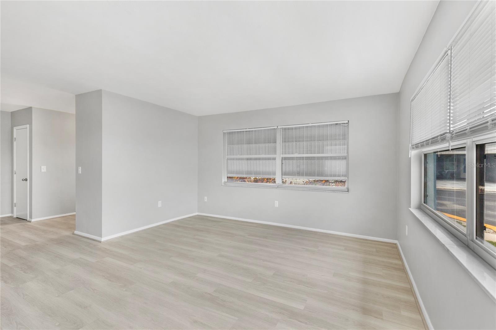 Image 5 of 27 For 250 Rosery Road Nw 323