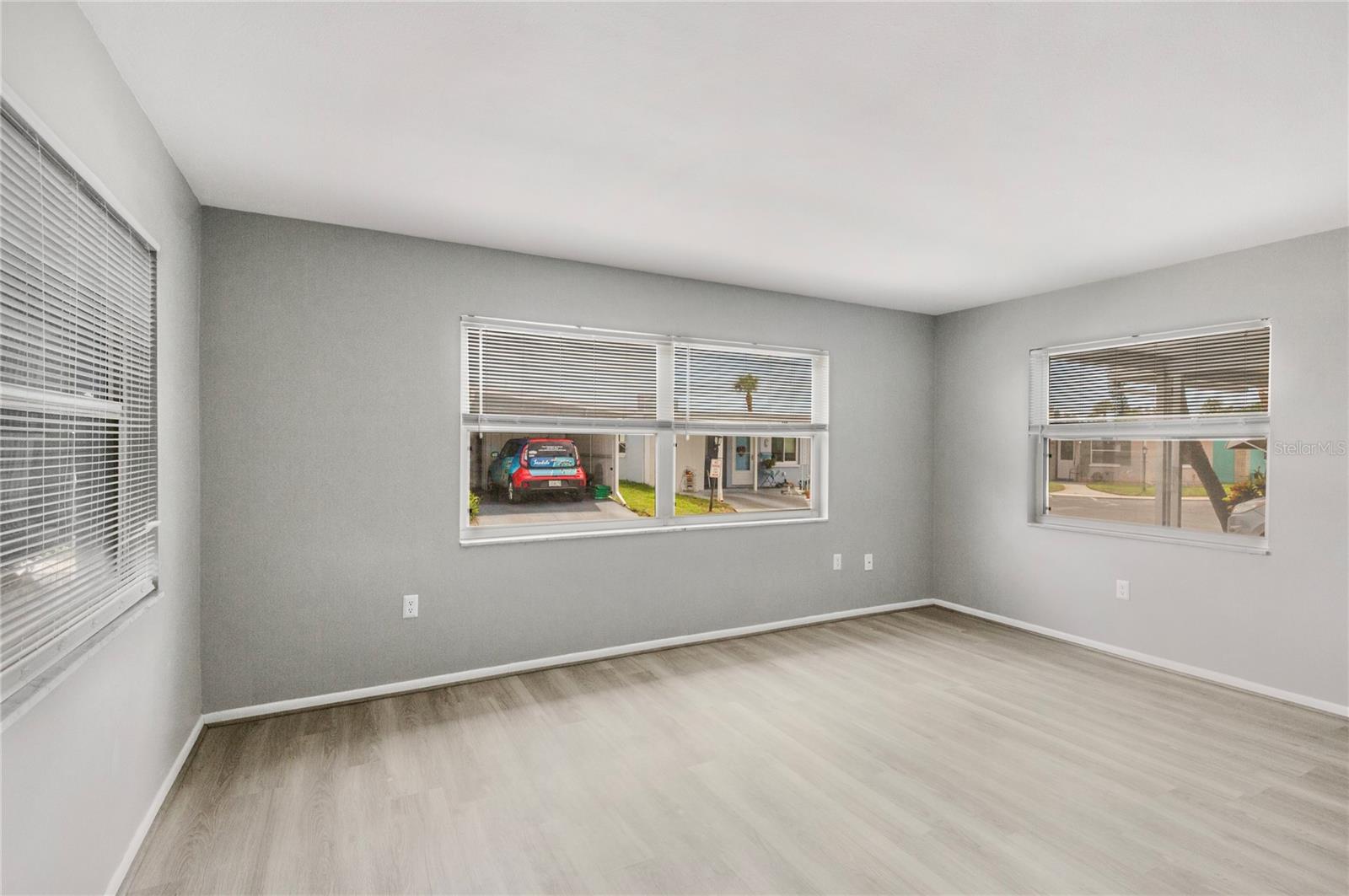 Image 8 of 27 For 250 Rosery Road Nw 323