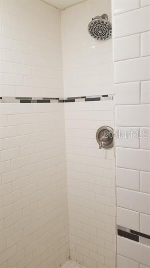 Image 15 of 19 For 700 Grove Street N 1