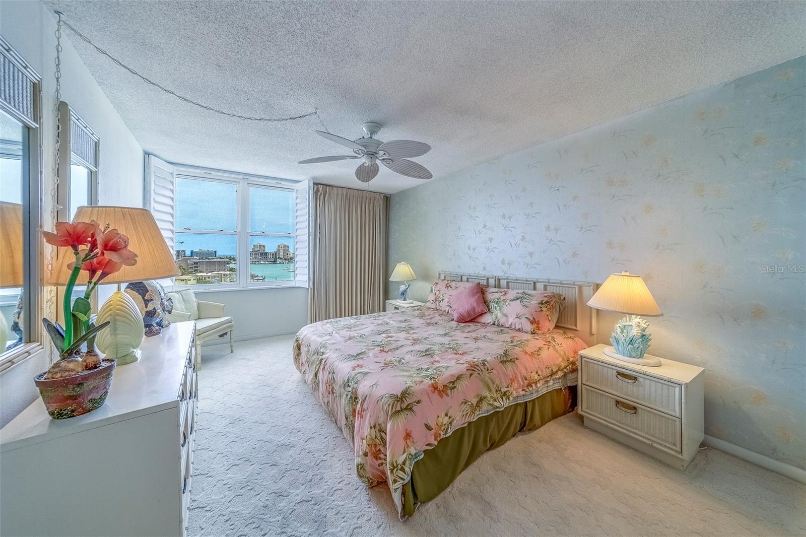 Image 17 of 58 For 400 Island Way 705