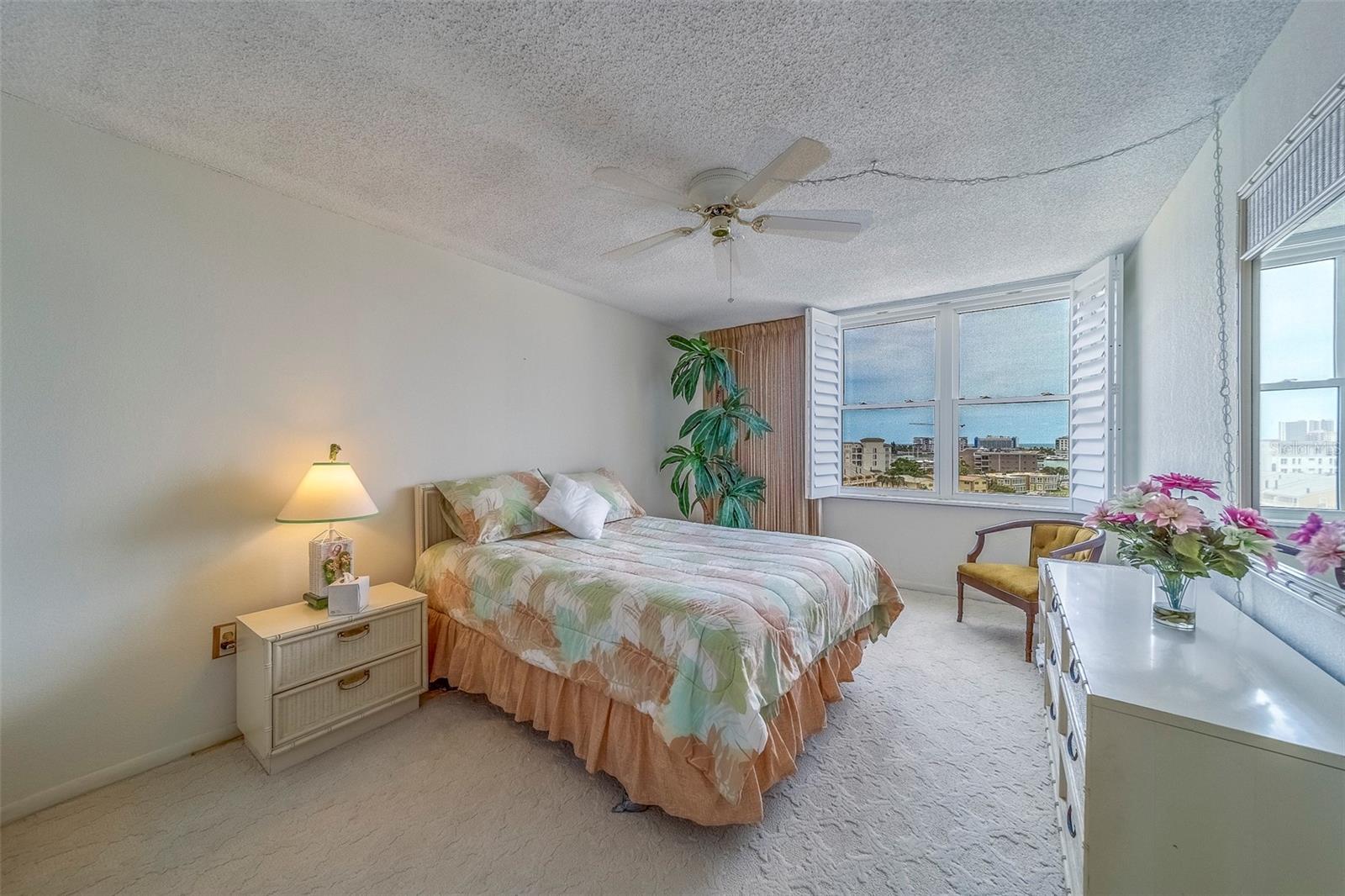 Image 22 of 58 For 400 Island Way 705