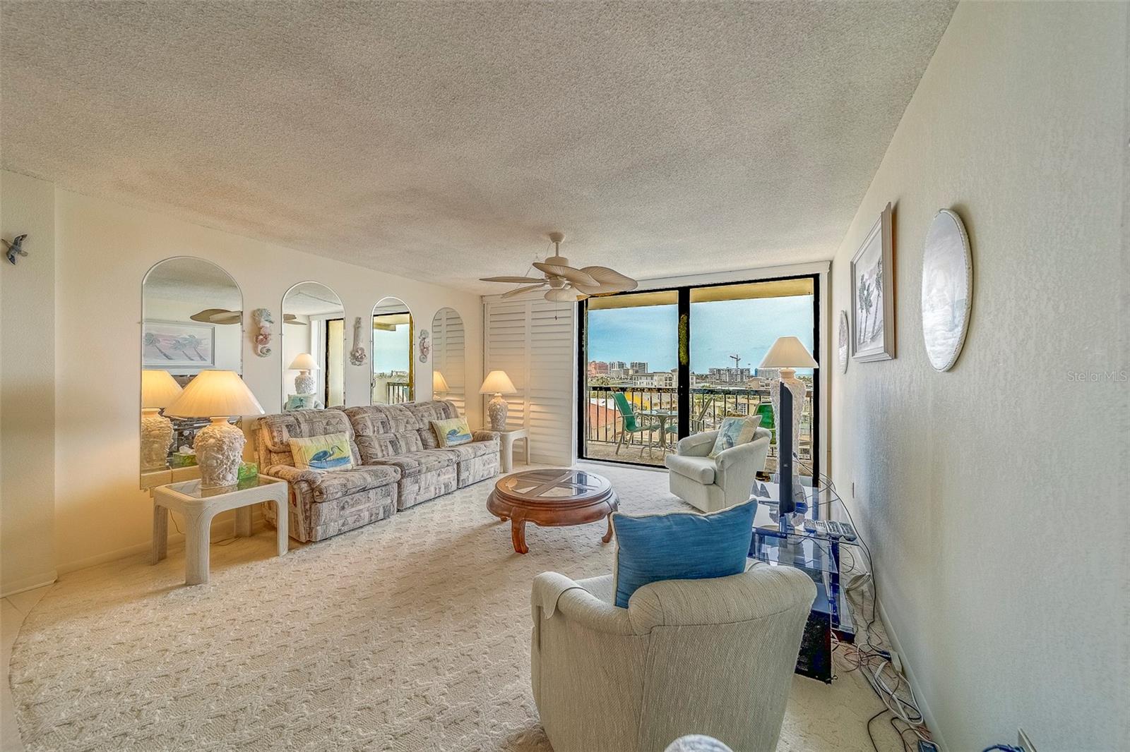 Image 4 of 58 For 400 Island Way 705