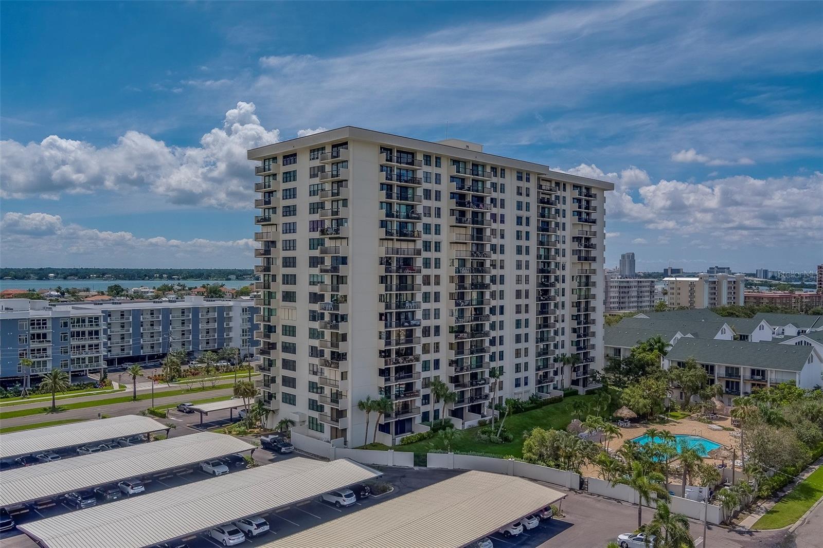 Image 42 of 58 For 400 Island Way 705
