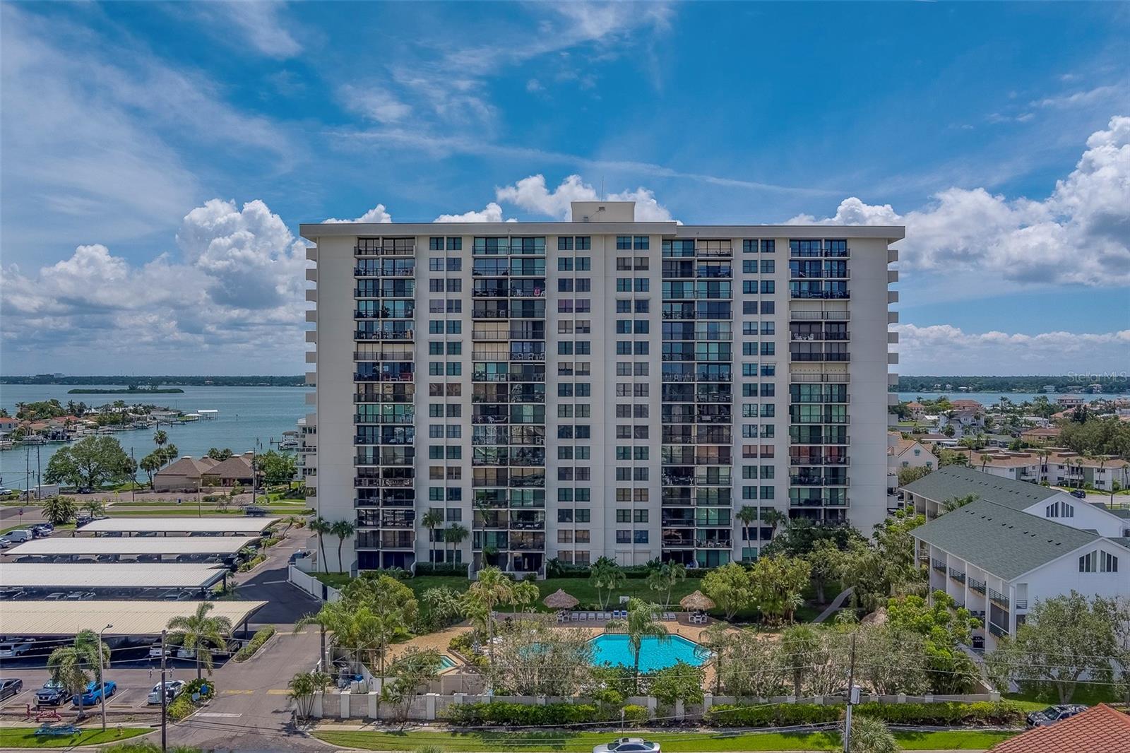 Image 43 of 58 For 400 Island Way 705