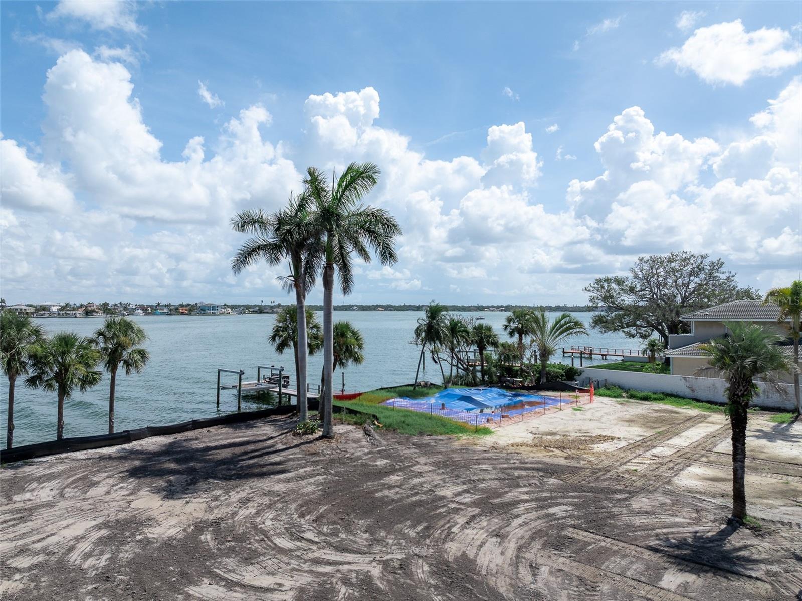 Listing photo id 3 for 1 & 2 Paradise Lane