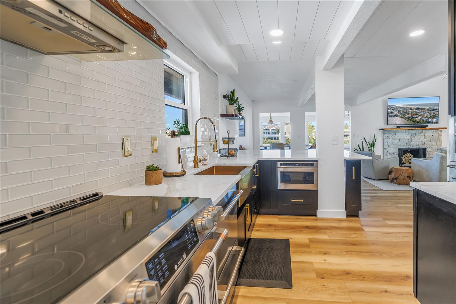 Image 13 of 33 For 12016 Lagoon Ln