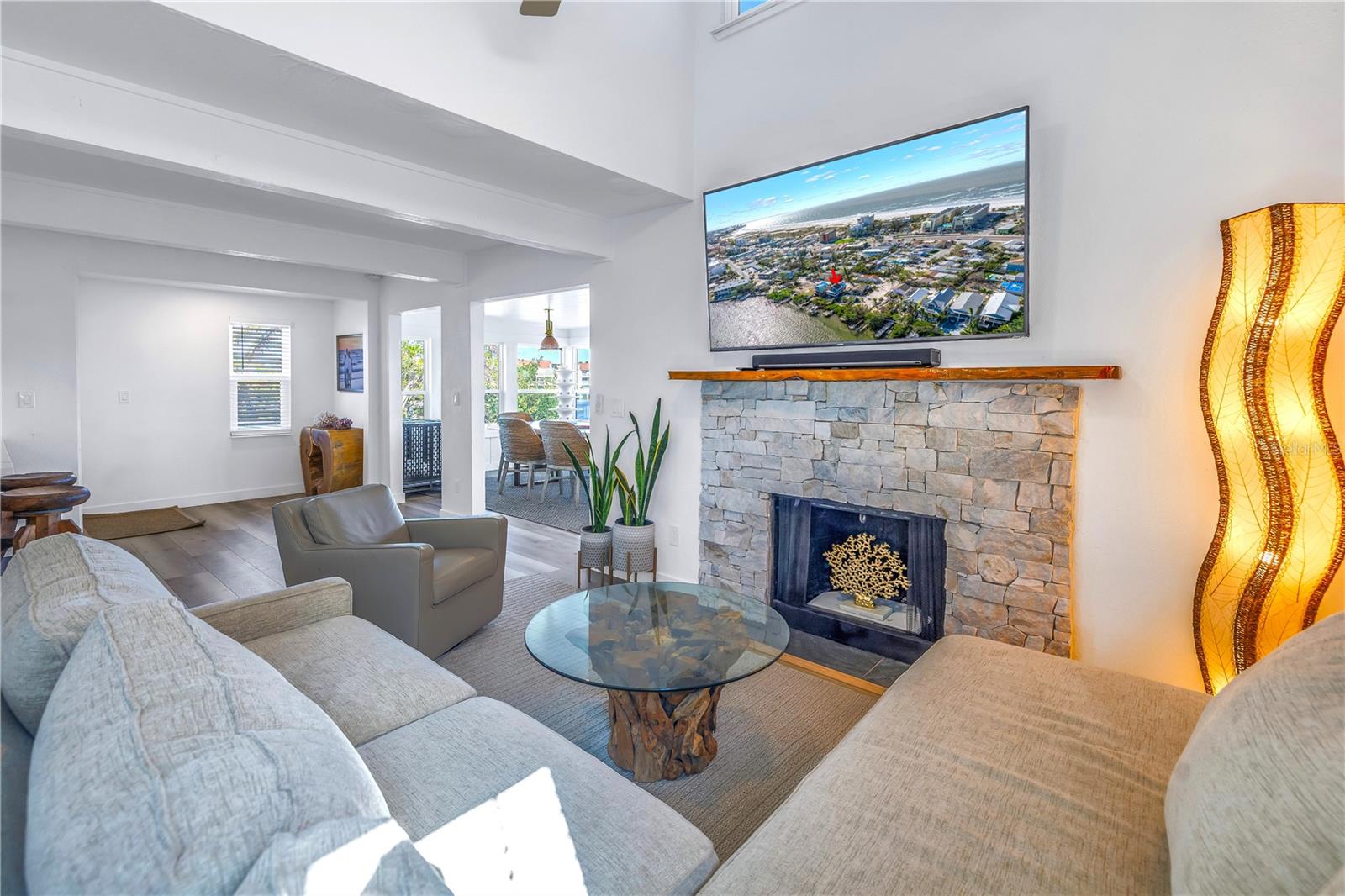 Image 17 of 33 For 12016 Lagoon Ln