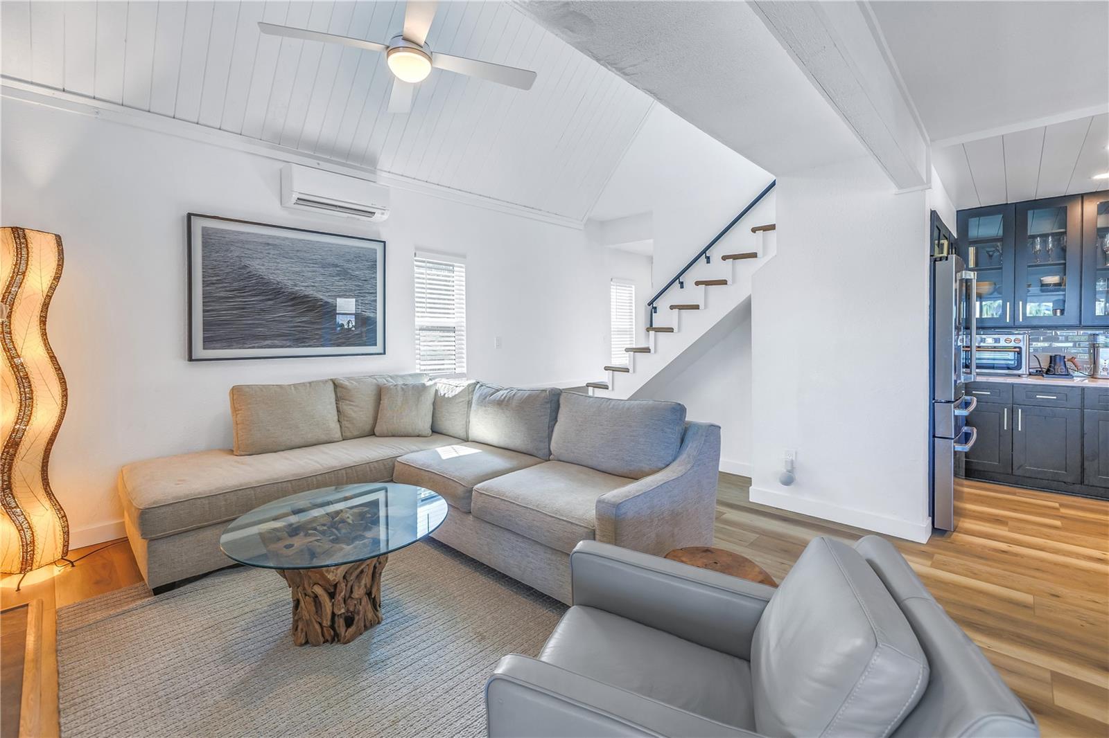 Image 18 of 33 For 12016 Lagoon Ln