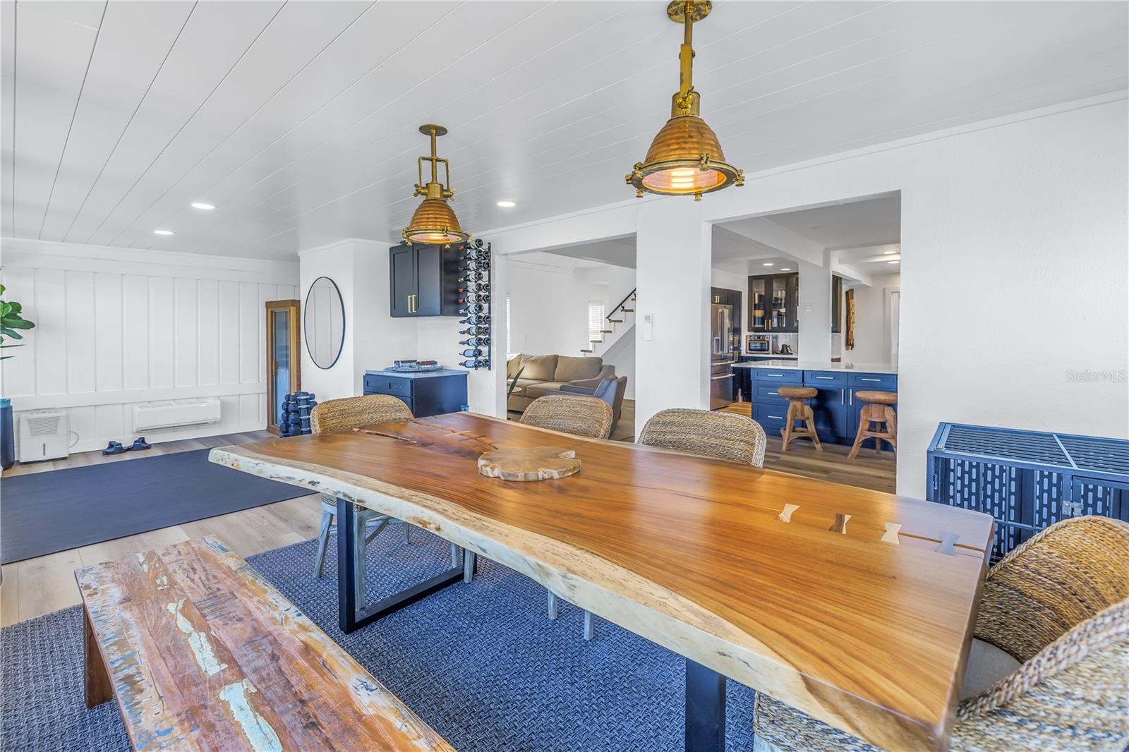 Image 5 of 33 For 12016 Lagoon Ln