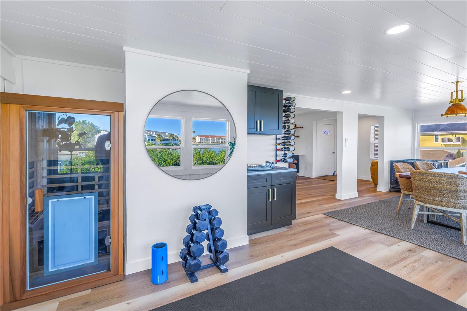 Image 8 of 33 For 12016 Lagoon Ln