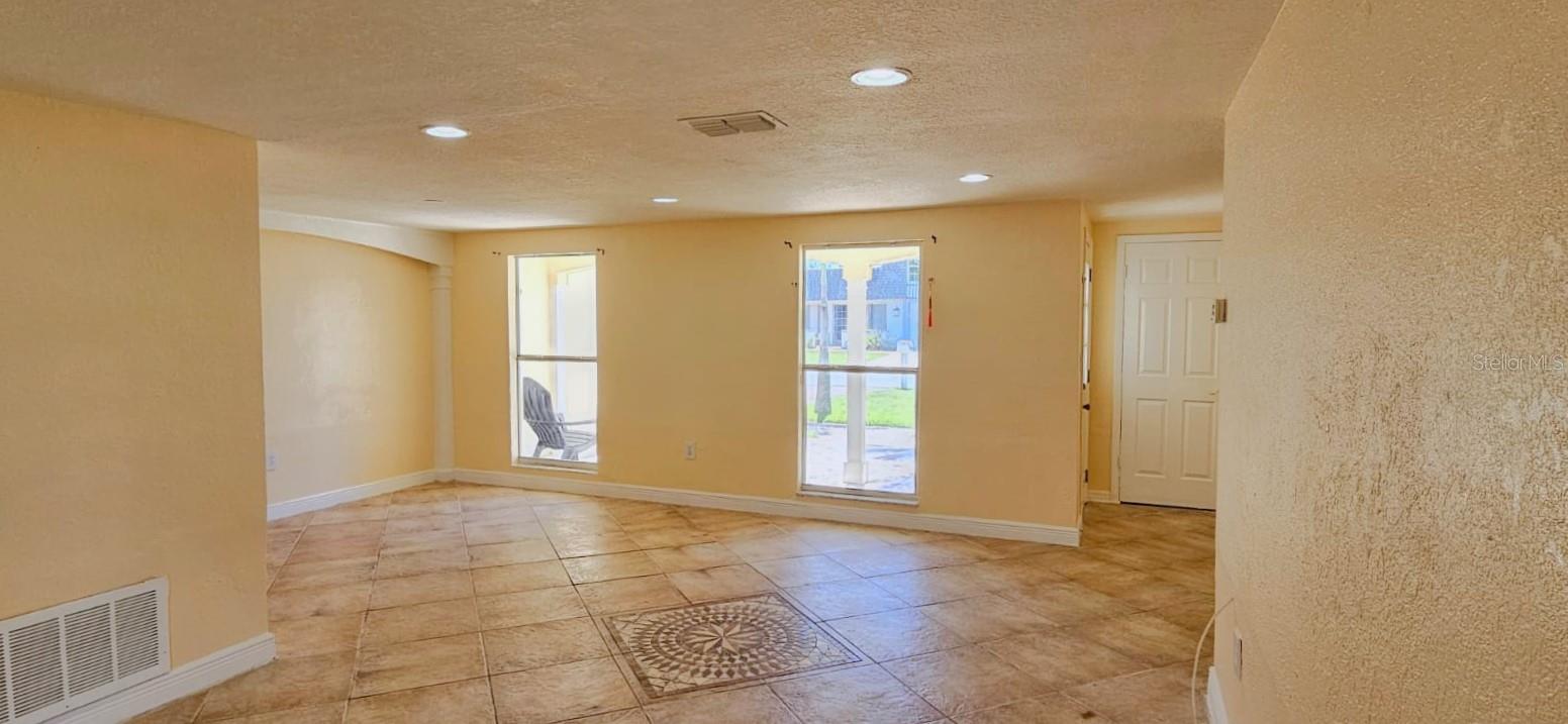 Image 14 of 27 For 3628 Landale Drive