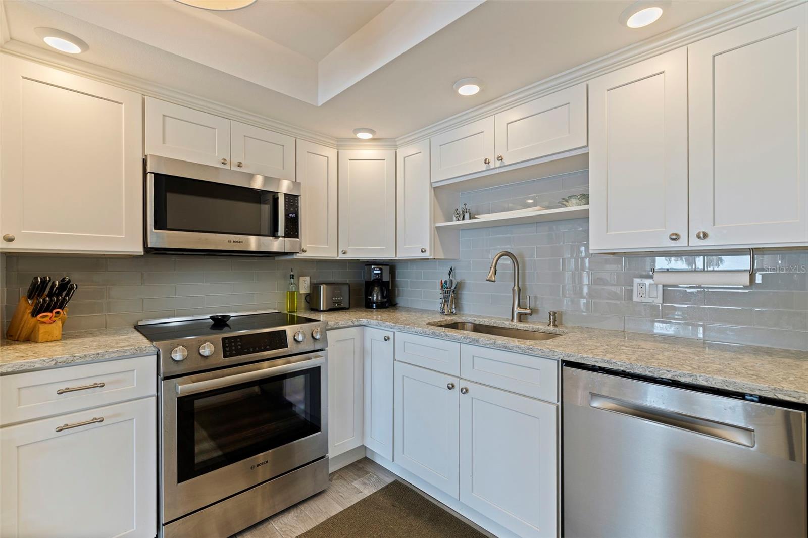 Image 8 of 33 For 7430 Sunshine Skyway Lane S 502
