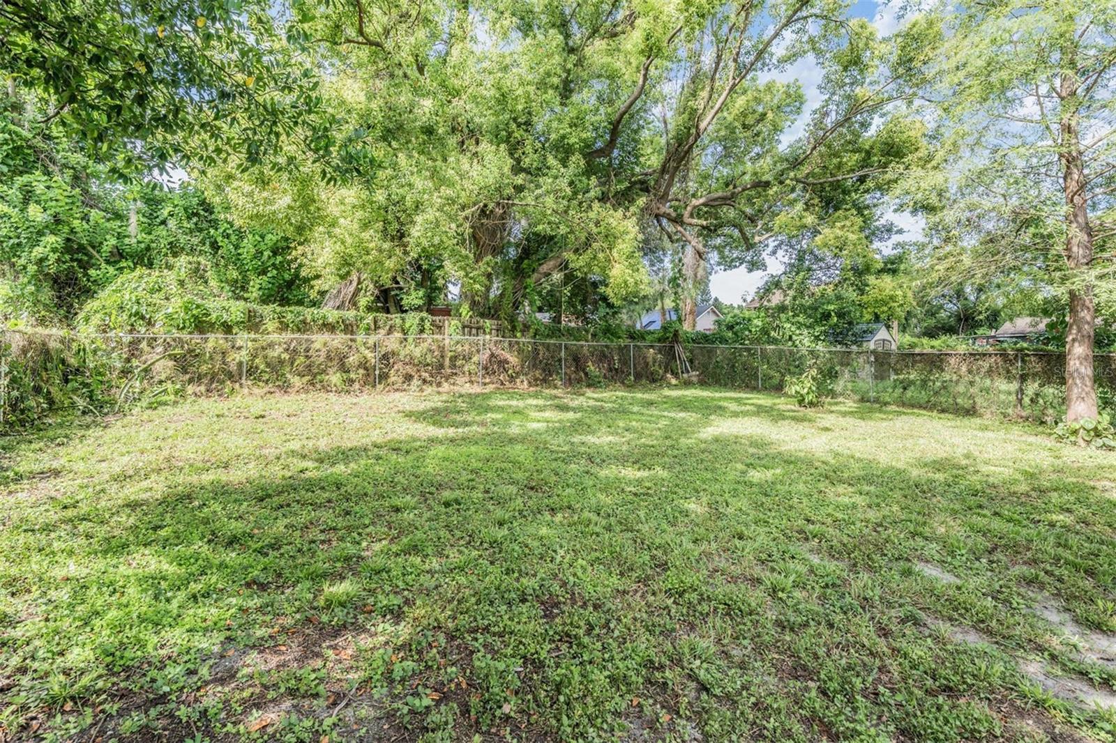 Image 21 of 24 For 815 Frierson Avenue