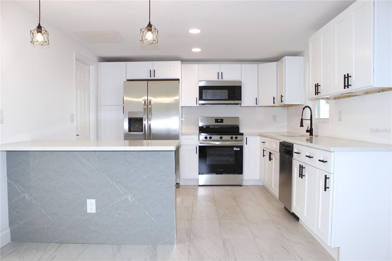 Image 10 of 60 For 8829 Roble Way
