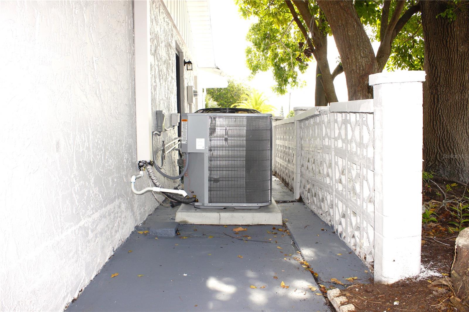 Image 40 of 60 For 8829 Roble Way