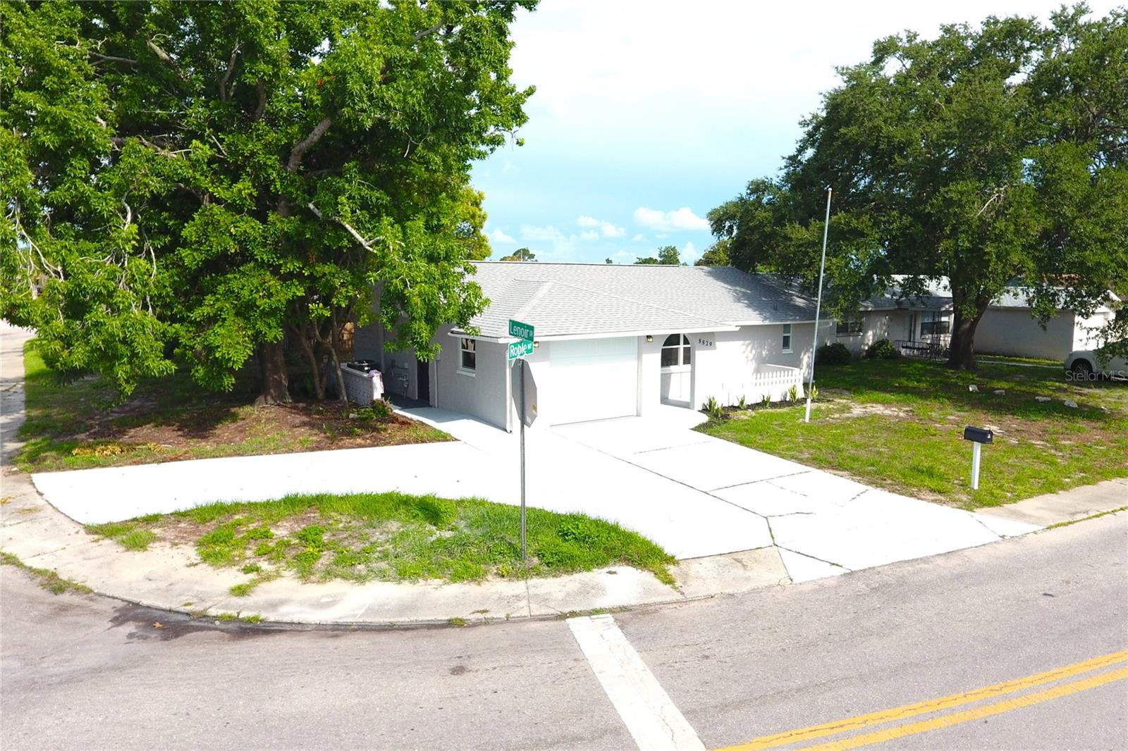 Image 44 of 60 For 8829 Roble Way