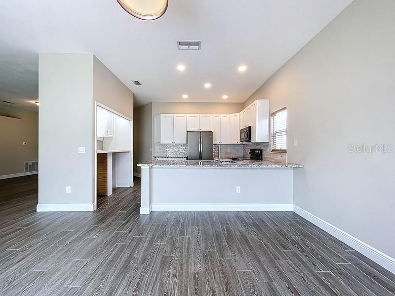 Image 12 of 31 For 2049 Darlington Oak Drive