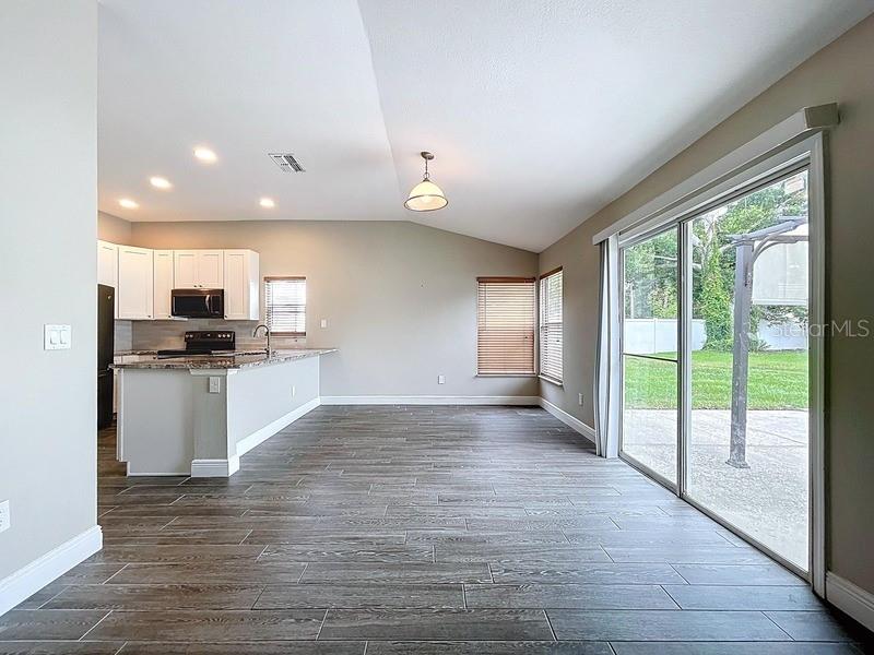 Image 13 of 31 For 2049 Darlington Oak Drive