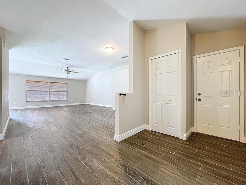 Image 6 of 31 For 2049 Darlington Oak Drive