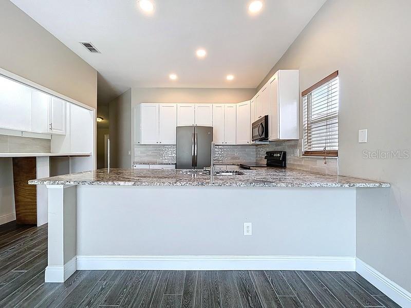 Image 9 of 31 For 2049 Darlington Oak Drive