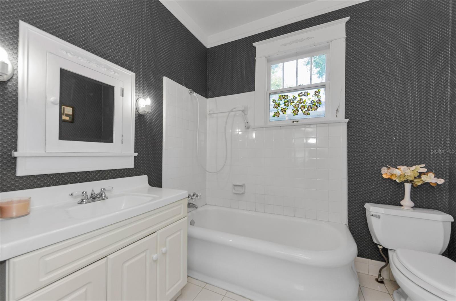 Listing photo id 14 for 3115 Hawthorne Road