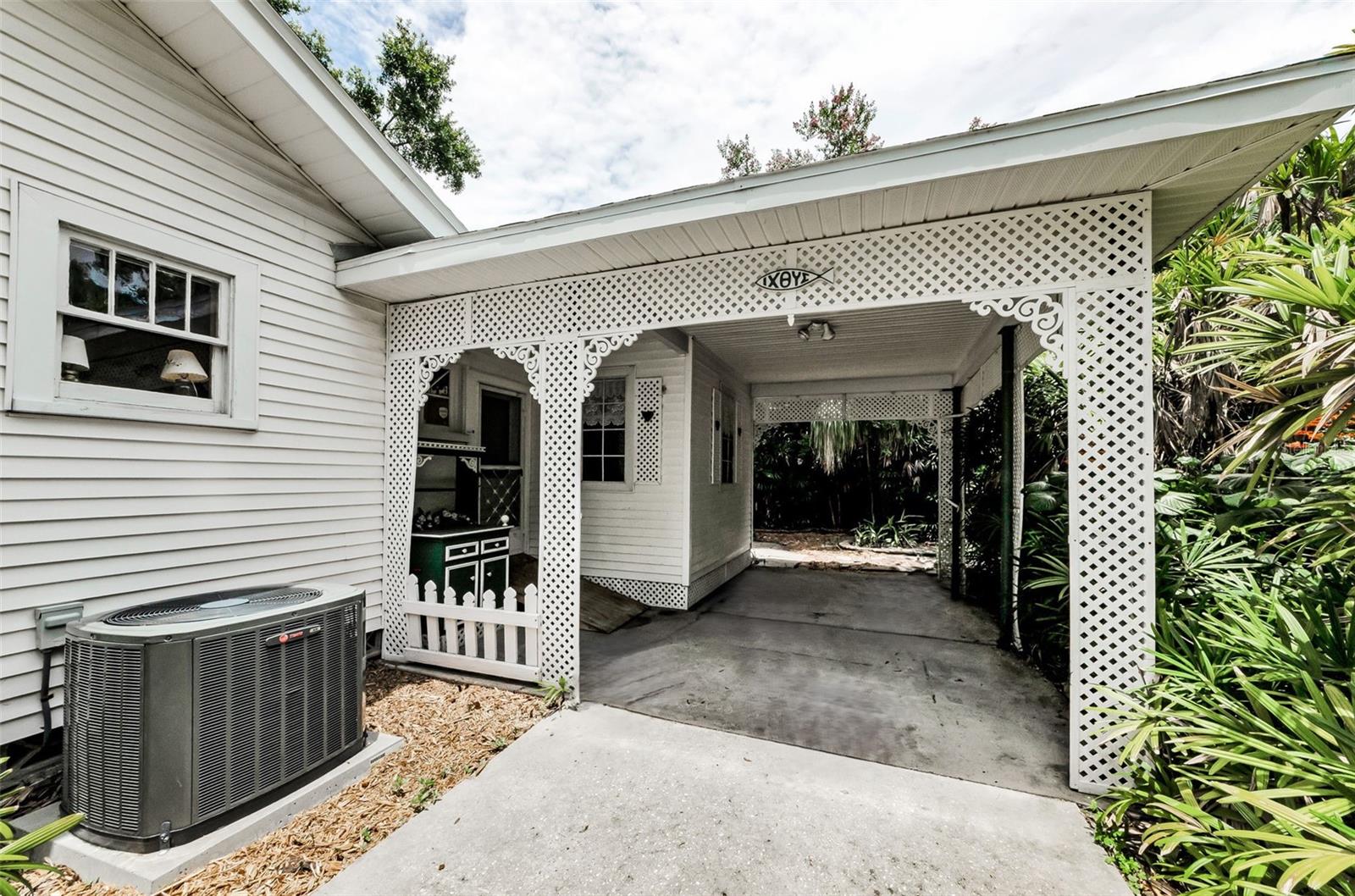 Listing photo id 18 for 3115 Hawthorne Road