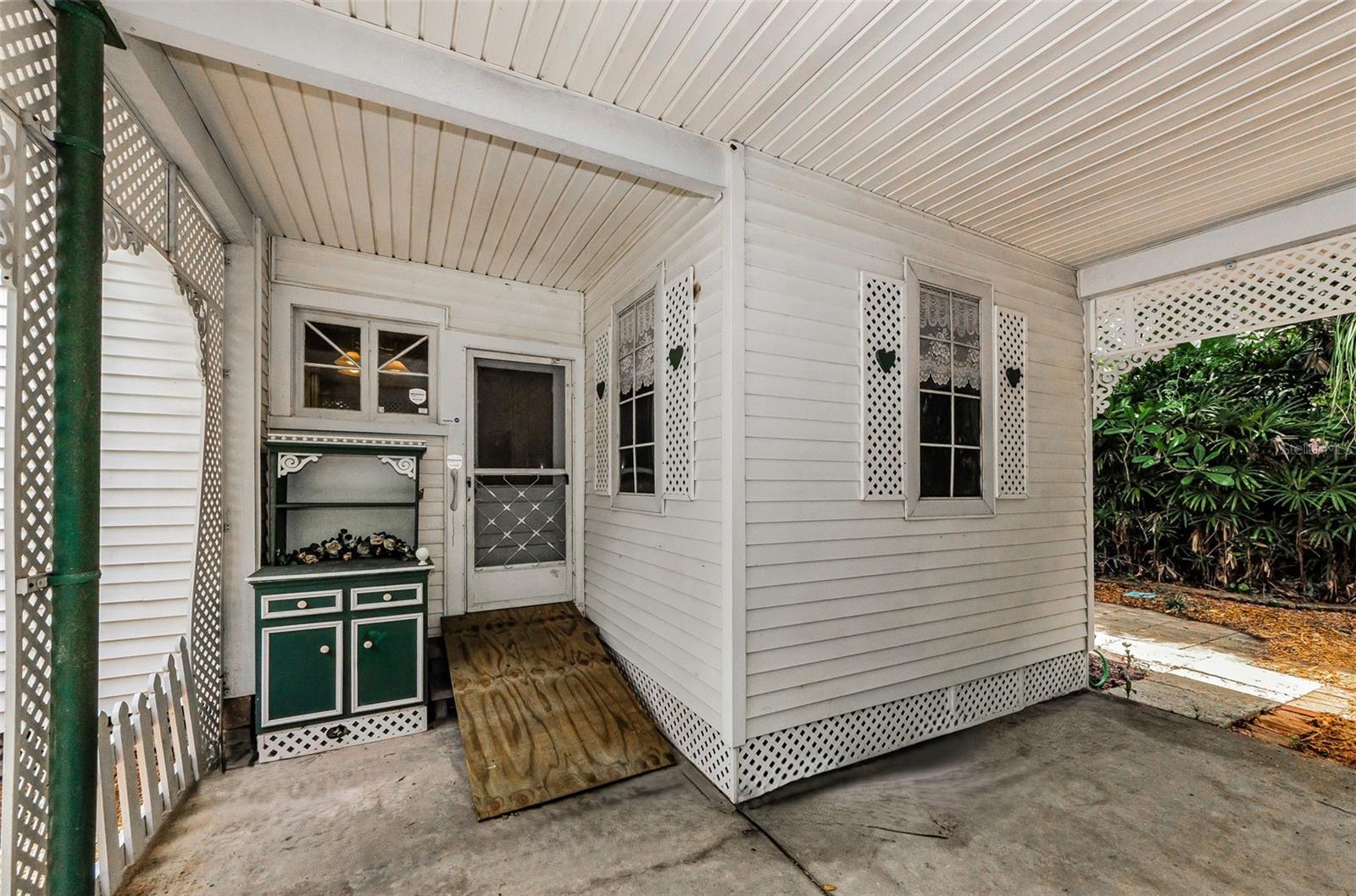 Listing photo id 20 for 3115 Hawthorne Road