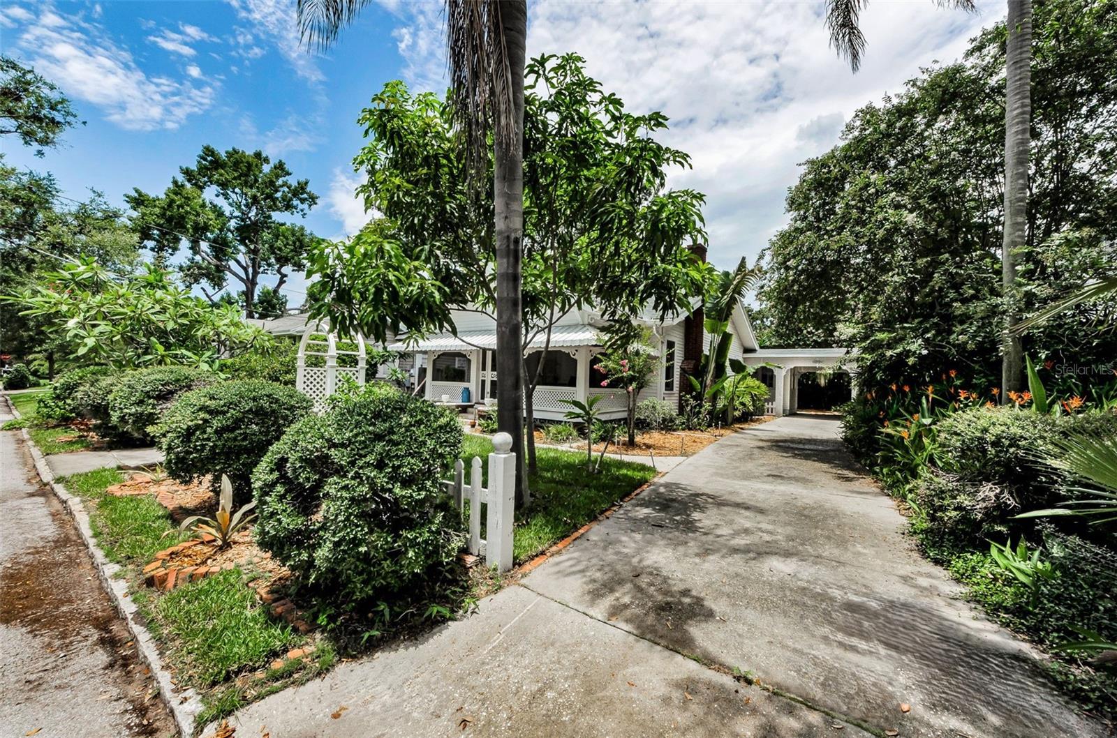 Listing photo id 25 for 3115 Hawthorne Road