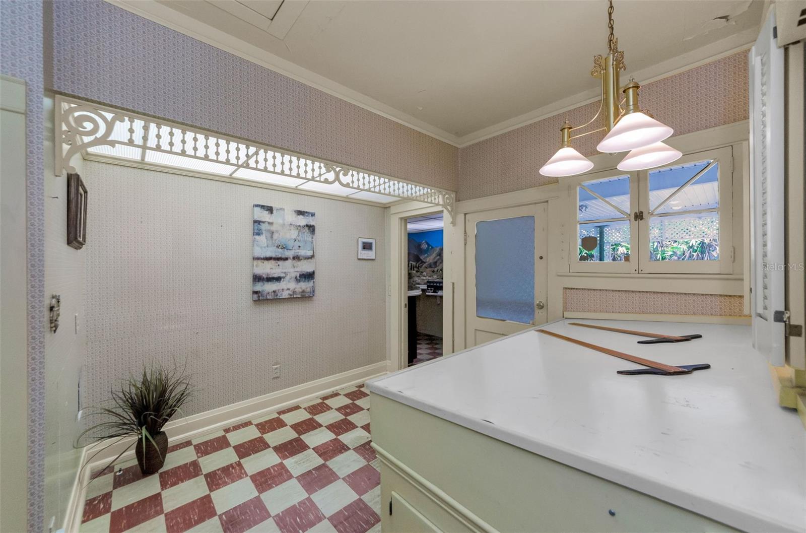 Listing photo id 39 for 3115 Hawthorne Road